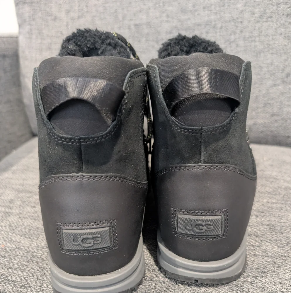 UGG Brecken Lace